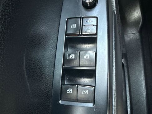 Used 2019 Toyota Highlander XLE FWD image 24