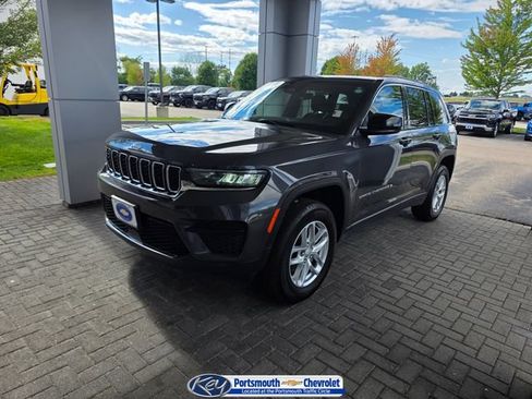 Used 2025 Jeep Grand Cherokee Laredo X w/ Luxury Tech Group I AWD/4WD image 1