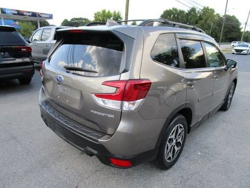 Used 2019 Subaru Forester Premium w/ Popular Package #1 AWD/4WD image 4