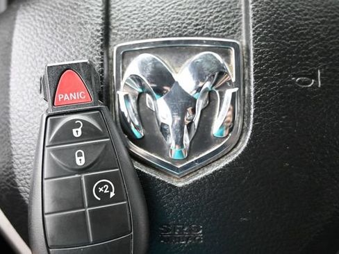 Used 2022 RAM 1500 Classic SLT AWD/4WD image 40