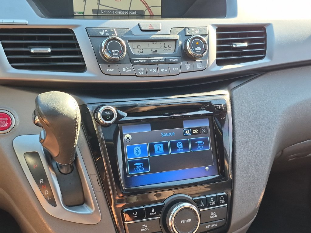 Used 2015 Honda Odyssey Touring Elite image 24