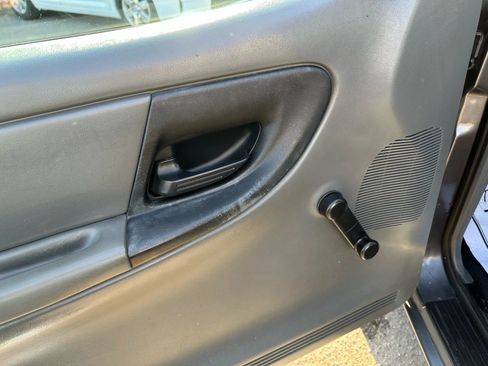 Used 2006 Ford Ranger XL image 12