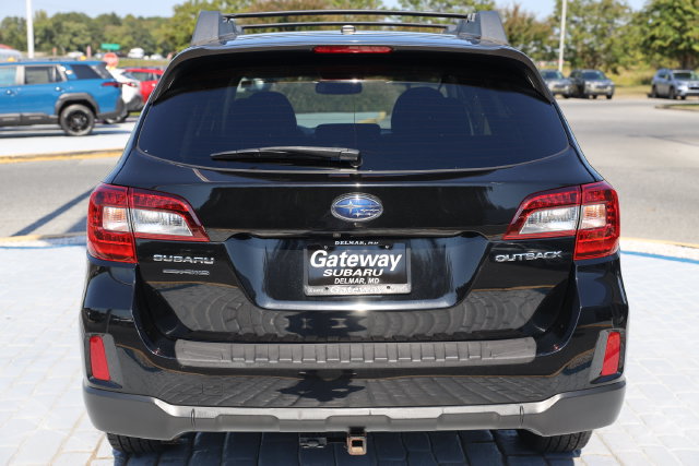 Used 2015 Subaru Outback 2.5i Limited AWD/4WD image 4