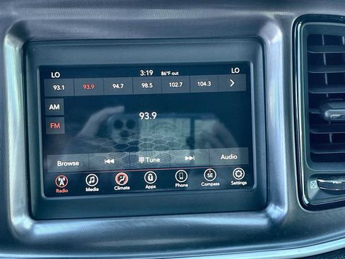 Used 2022 Dodge Challenger R/T RWD image 12