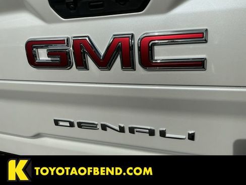 Used 2024 GMC Sierra 2500 Denali image 35