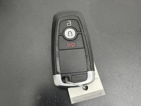 Used 2020 Ford Escape SE image 43