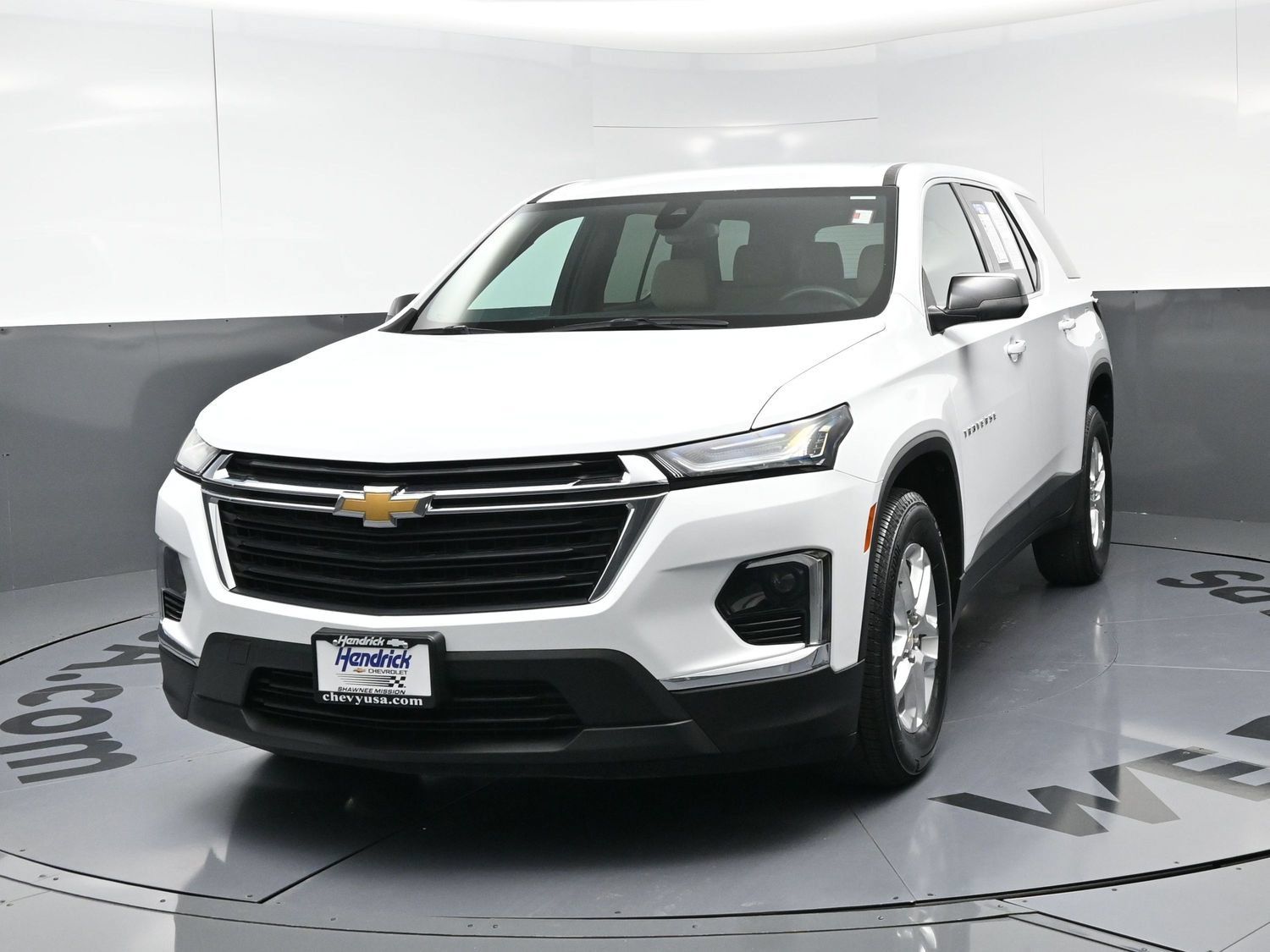 Used 2022 Chevrolet Traverse LS FWD image 11