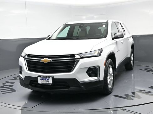 Used 2022 Chevrolet Traverse LS FWD image 11
