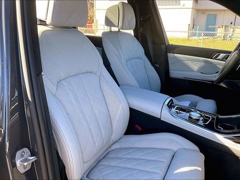 Used 2026 BMW X7 xDrive40i w/ Executive Package image 30