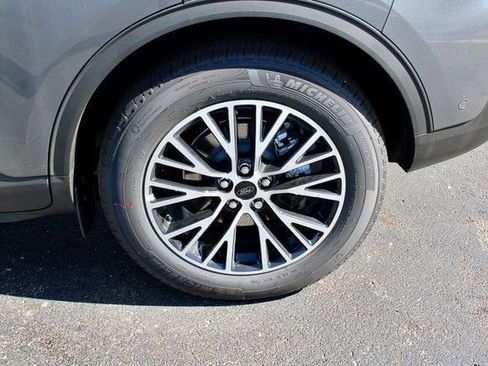 New 2024 Ford Escape SE w/ PHEV Premium Package image 10