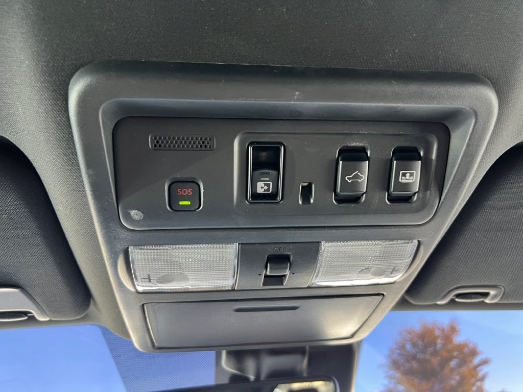 Used 2024 Nissan Titan PRO-4X w/ Pro-4x Convenience Package AWD/4WD image 10