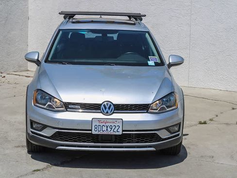 Used 2017 Volkswagen Golf Alltrack SE AWD/4WD image 2