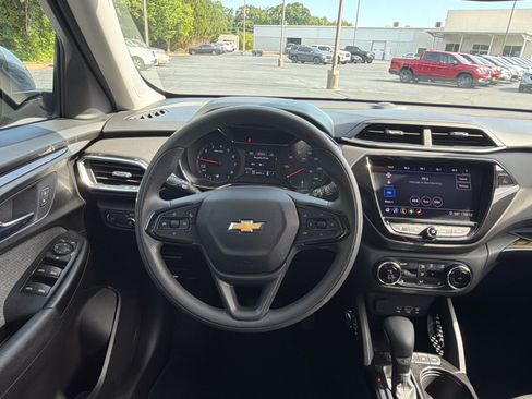 Used 2022 Chevrolet TrailBlazer LT w/ Convenience Package AWD/4WD image 22