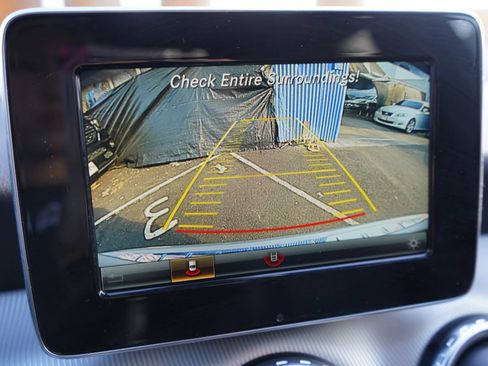 Used 2016 Mercedes-Benz GLA 250 image 25