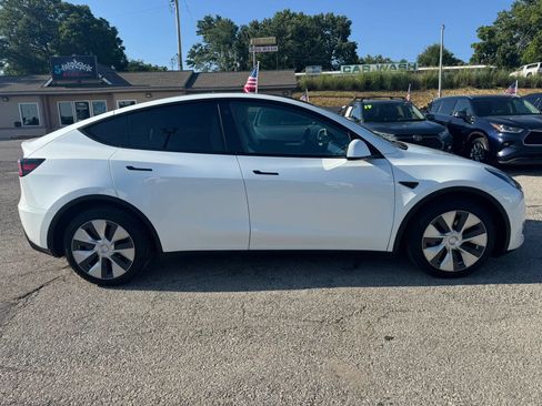 Used 2023 Tesla Model Y Long Range AWD/4WD image 3