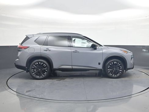 Used 2026 Nissan Rogue Dark Armor FWD image 11