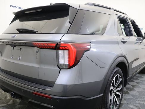 Used 2025 Ford Explorer ST-Line image 5