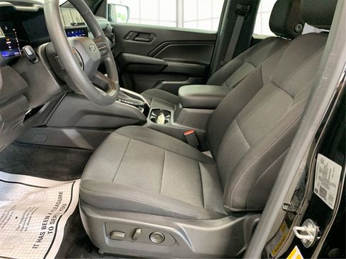 Used 2023 Chevrolet Colorado Trail Boss w/ Technology Package image 9