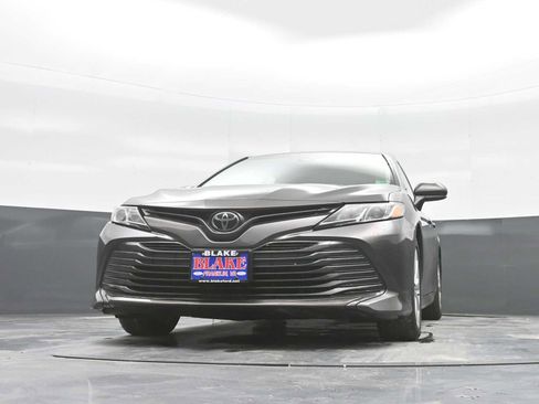 Used 2019 Toyota Camry LE image 34