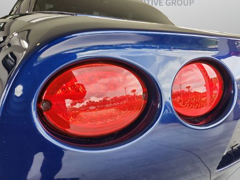 Used 2004 Chevrolet Corvette Z06 w/ Z06 Preferred Equipment Group RWD image 27