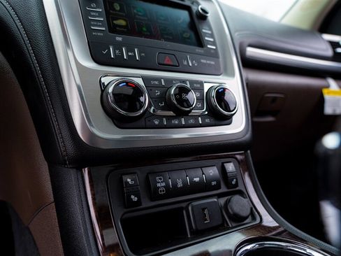 Used 2017 GMC Acadia Limited SLT AWD/4WD image 36