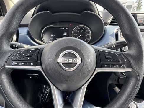 Used 2025 Nissan Versa SV FWD image 28
