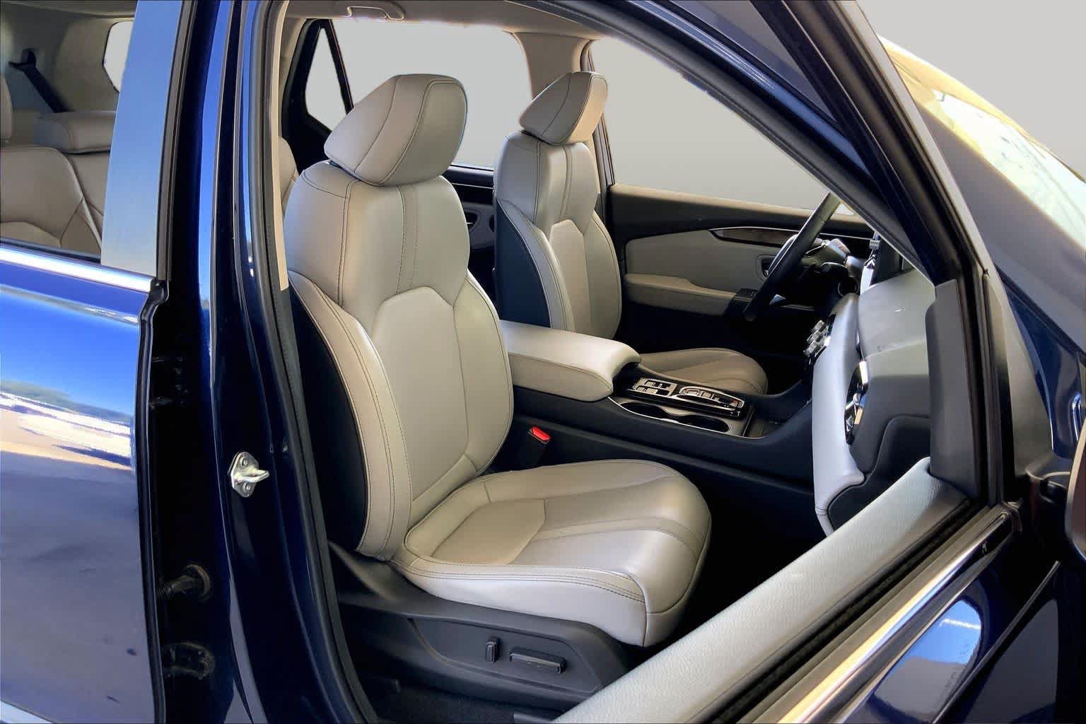 Used 2025 Honda Pilot EX-L image 9