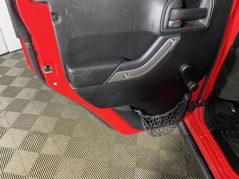 Used 2015 Jeep Wrangler Unlimited Sport image 15
