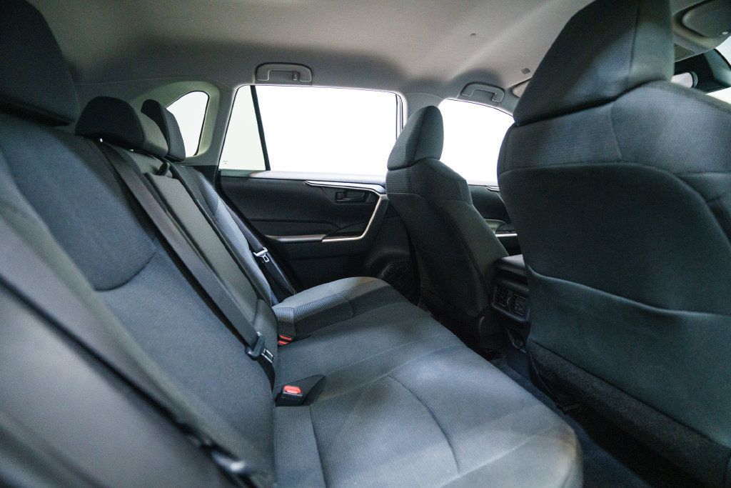 Certified 2025 Toyota RAV4 LE AWD/4WD image 27