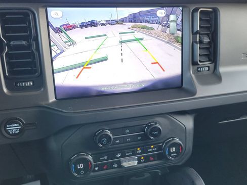 Used 2025 Ford Bronco Badlands AWD/4WD image 16