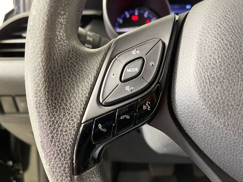 Used 2019 Toyota C-HR LE FWD image 30