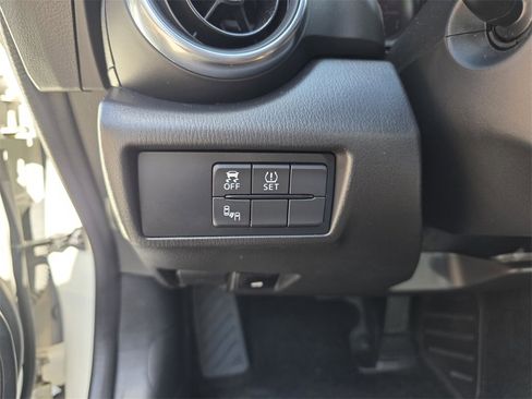 Used 2017 FIAT 124 Spider Lusso image 26