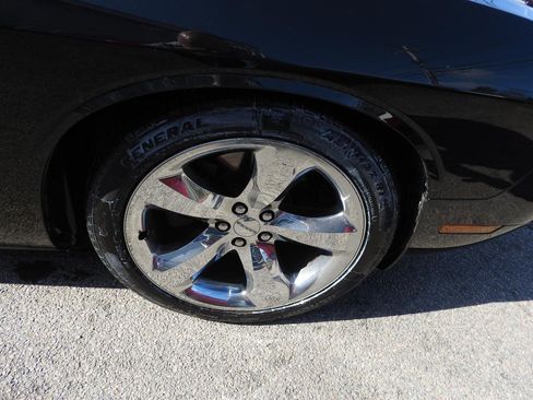 Used 2014 Dodge Challenger R/T image 15