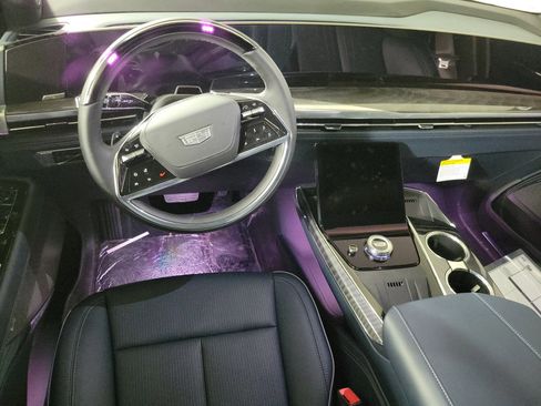 New 2025 Cadillac Escalade IQ Luxury 2 image 17