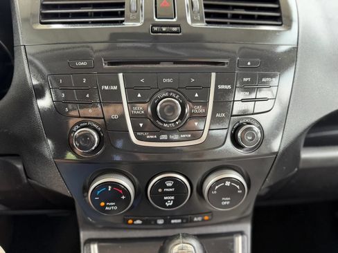 Used 2012 MAZDA MAZDA5 Touring w/ Moonroof & Audio Pkg FWD image 13