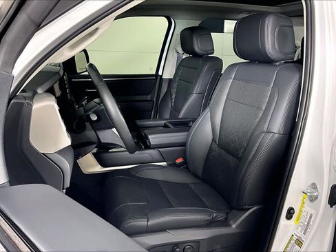 Used 2024 Toyota Tundra Limited image 8