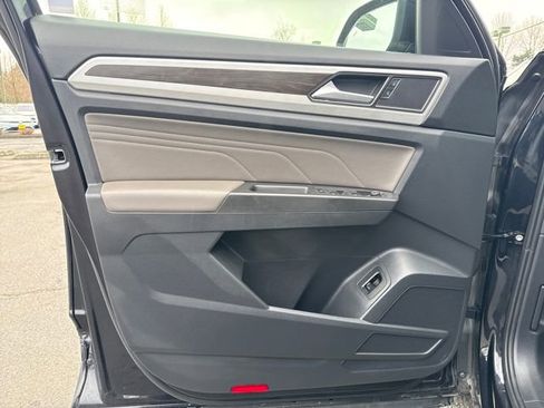 Used 2022 Volkswagen Atlas SE w/ Panoramic Sunroof Package image 19