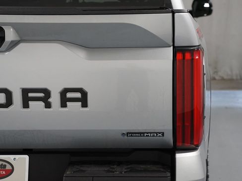 Used 2025 Toyota Tundra Limited w/ TRD Off-Road Package AWD/4WD image 10
