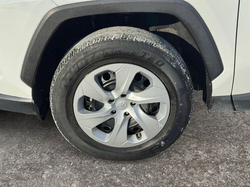 Used 2024 Toyota RAV4 LE image 12