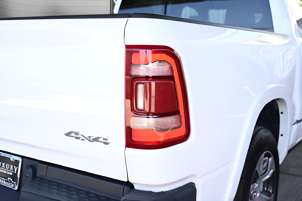 Used 2023 RAM 1500 Limited w/ Body Color Bumper Group AWD/4WD image 8