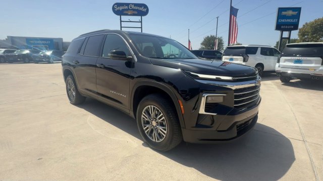 Certified 2026 Chevrolet Traverse LT w/ Driver Confidence Package FWD image 2