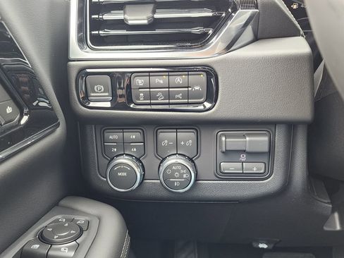 New 2026 GMC Yukon Elevation AWD/4WD image 18