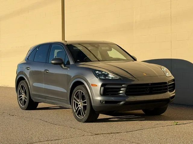 Used 2020 Porsche Cayenne AWD/4WD image 1