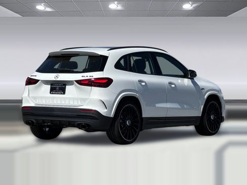 New 2026 Mercedes-Benz GLA 35 AMG 4MATIC image 8