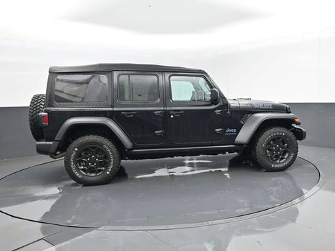 Used 2023 Jeep Wrangler Unlimited w/ Cold Weather Group AWD/4WD image 4