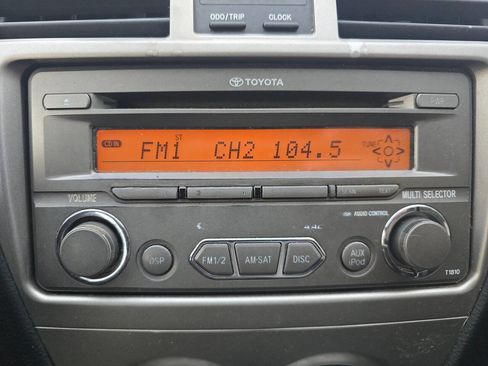 Used 2012 Toyota Yaris Sedan image 27