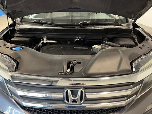 Used 2017 Honda Pilot EX image 9
