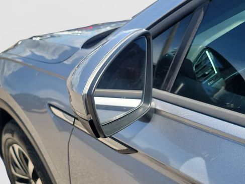 Used 2022 Volkswagen Tiguan S FWD image 25