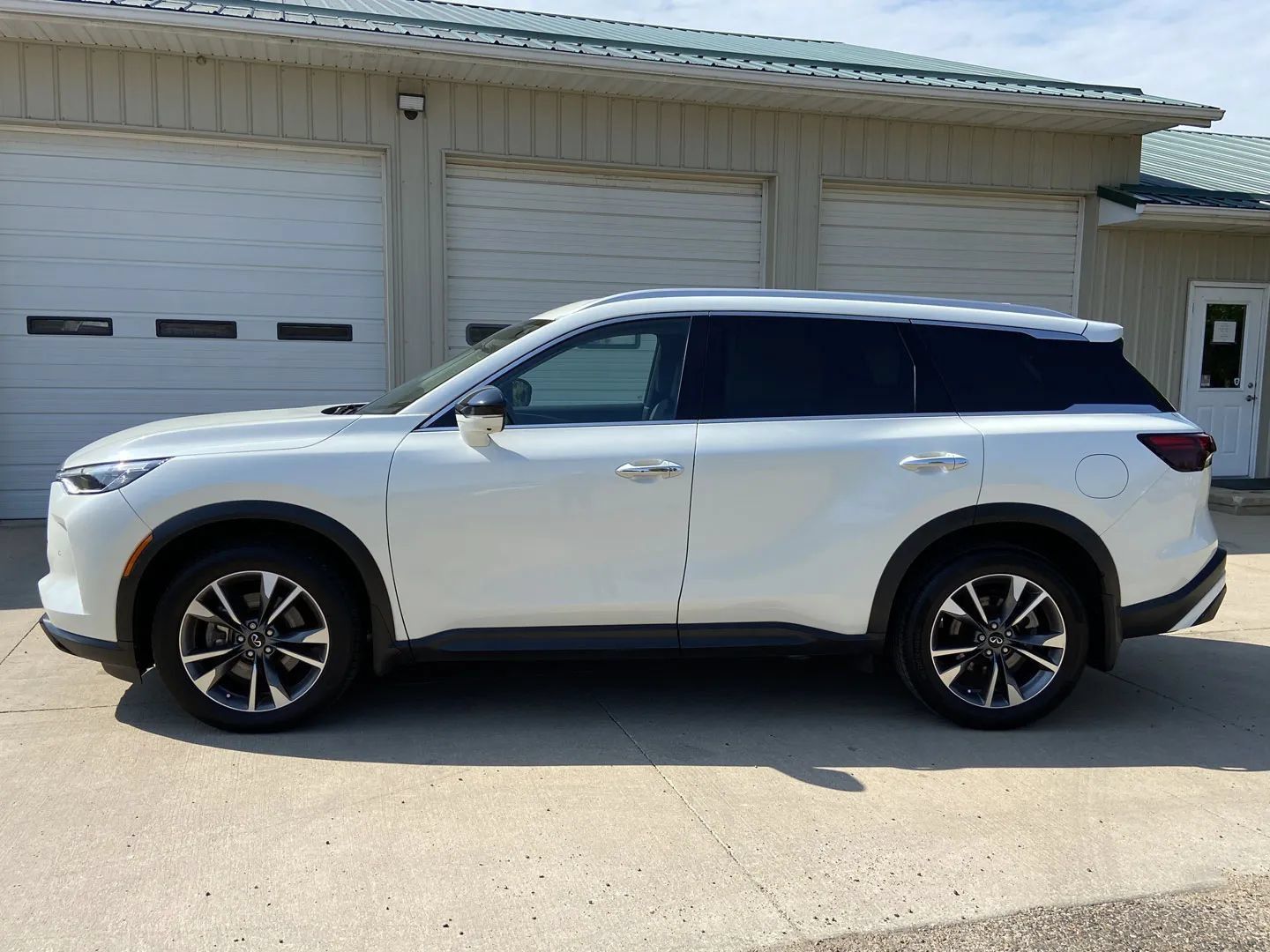 Used 2023 INFINITI QX60 Luxe AWD/4WD image 4