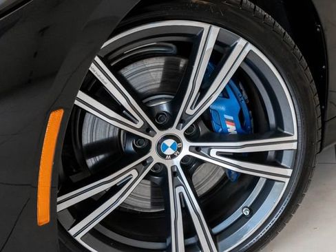 Used 2022 BMW M440i Convertible image 2